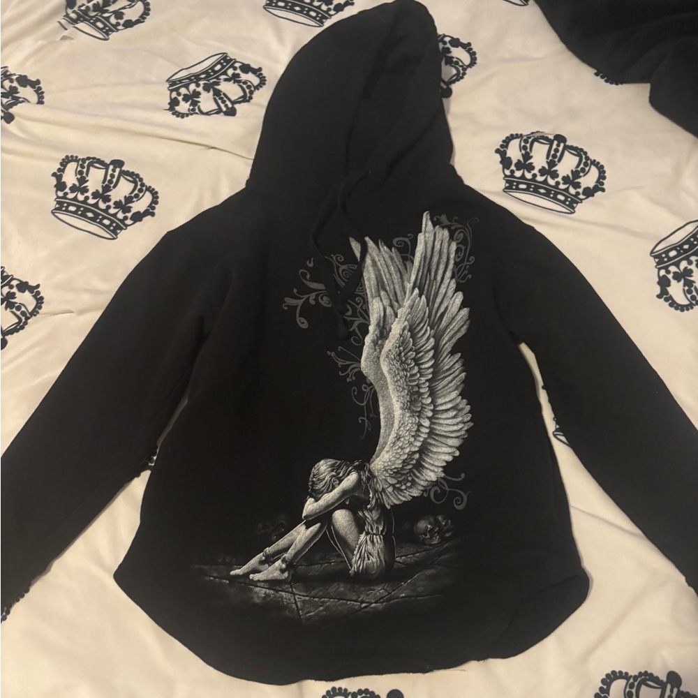 Chained angel hoodie with pockets and hood